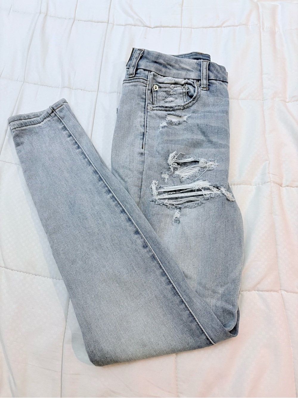 American Eagle Outfitters Light denim Distressed jegging -size 8